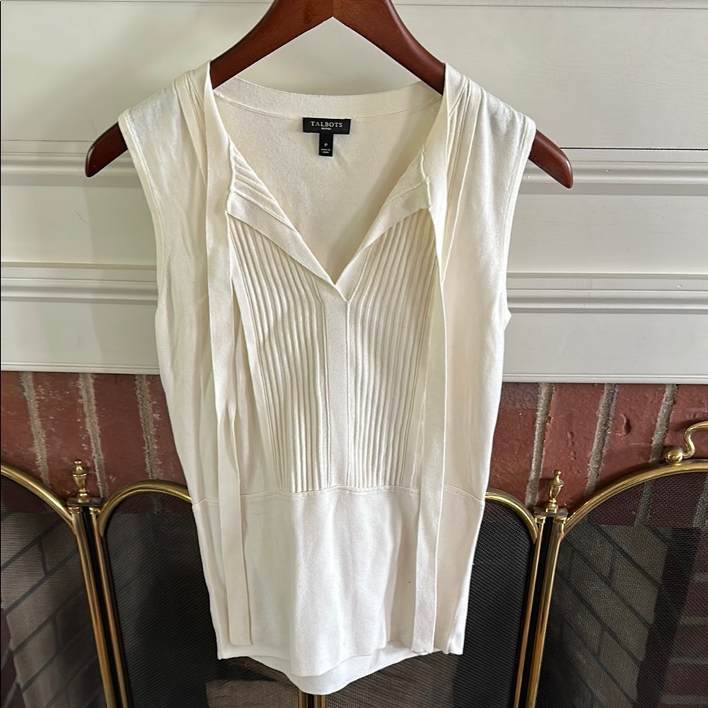 Talbots Women's Cream Sleeveless Leightweight Sweater Top